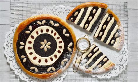 Ilustrácia piškótového cesta s rôznymi náplňami