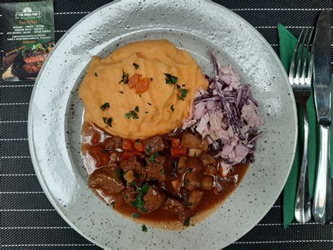 Hovädzie dusené so šampiňónmi a fazuľkami
