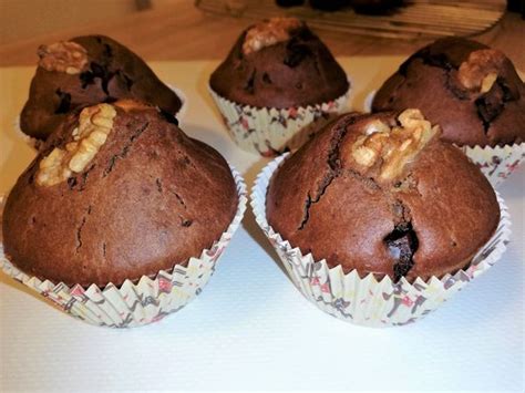 ingrediencie na čokoládové muffiny s orechmi