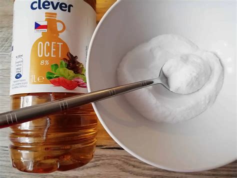 Zmes octu a sódy bikarbóny