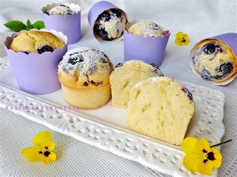 Hotové jogurtové muffiny s čučoriedkami