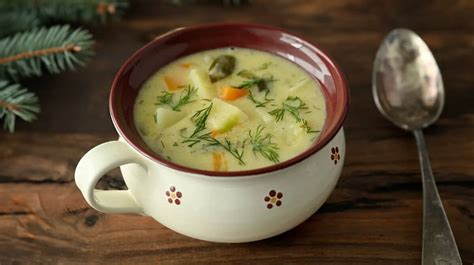 Servírovaná zemiaková polievka s dubákmi