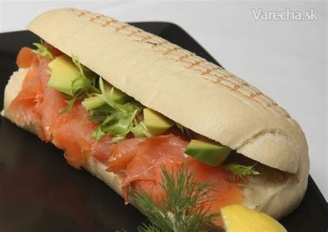 Panini s lososom a kôprovým dipom