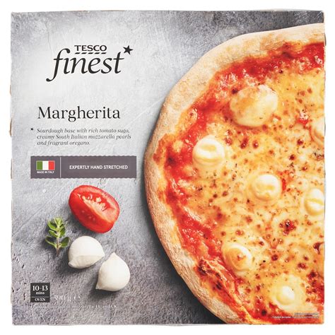 Pizza s paradajkovým pretlakom a syrom mozzarella