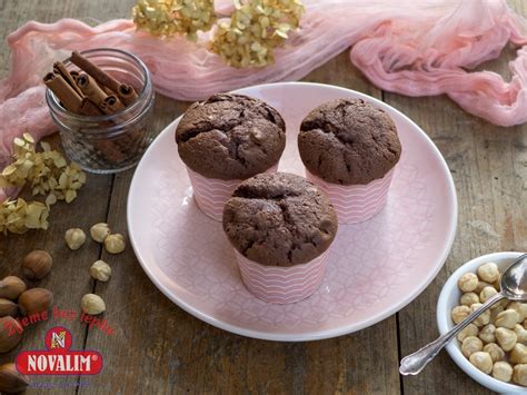 Hotové perníkové bezlepkové muffiny s čokoládou