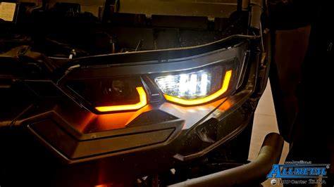 Detailné foto LED denných svietidiel s integrovanou smerovkou