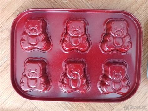 Rôzne formičky na vykrajovanie sušienok