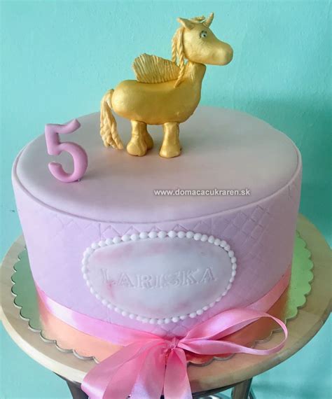 Príklad torty s poťahovou hmotou