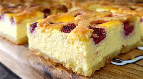 Ilustrácia ingrediencií na jahodovo tvarohový koláč