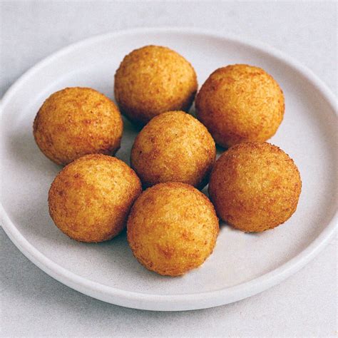 Zemiakové krokety pripravené v rúre na plechu
