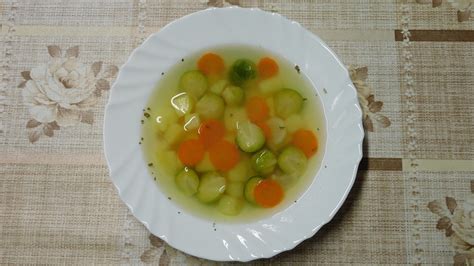 Graf s nutričnými hodnotami ružičkového kelu