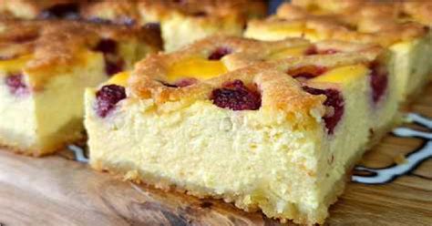 Hotový tvarohový koláč