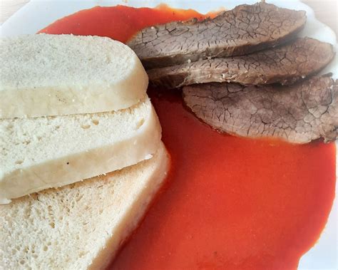 servírované hovädzie plátky s knedľou