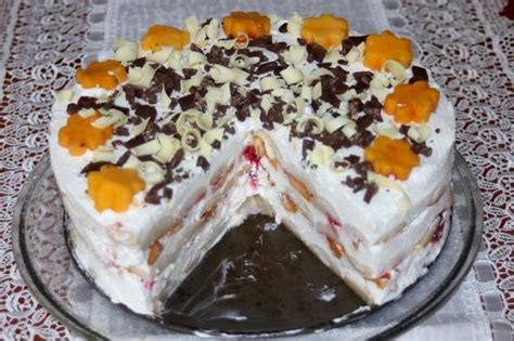 Zložené vrstvy nepečenej torty