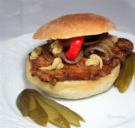 Hotová cigánska pečienka v žemli