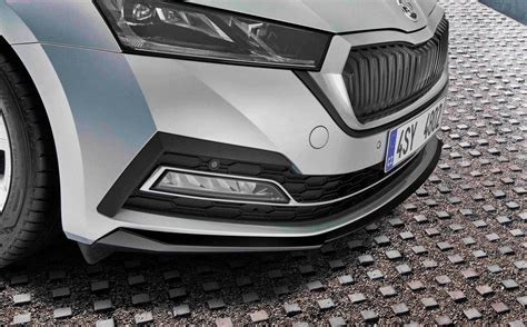 Príklad montáže LED denných svetiel do mriežky nárazníka Škoda Octavia 1