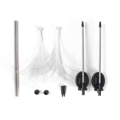 Ilustrácia zapichnutia tortovej fontány do torty