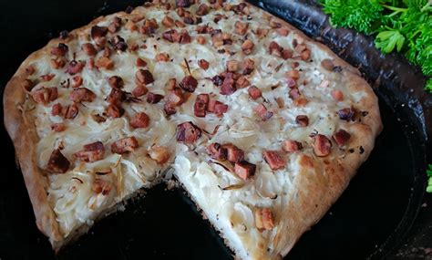 Koláče s kyslou kapustou a slaninkou