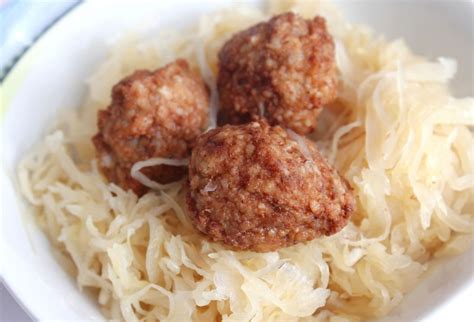 Suroviny na mäsové guľky v kyslej kapuste