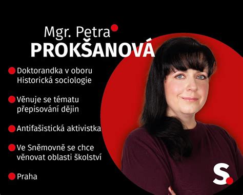 Aktivistka v mäsových šatách