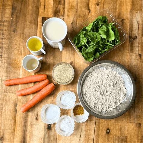 Suroviny na muffiny usporiadané na kuchynskej linke