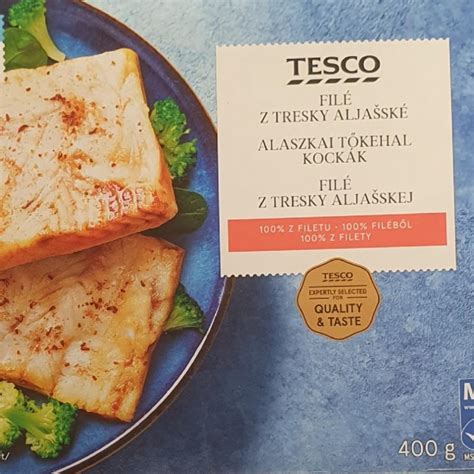 Ilustrácia aljašskej tresky s citrónom a bylinkami