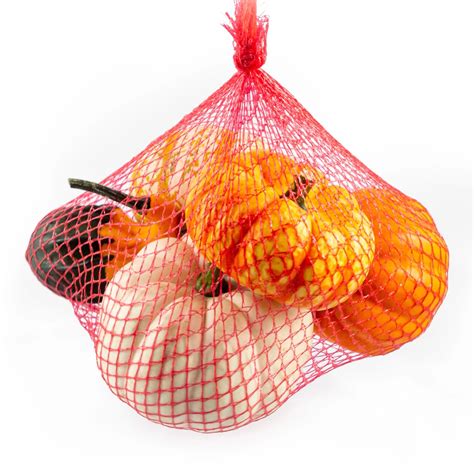 Syr navlečený v údiacej sieťke