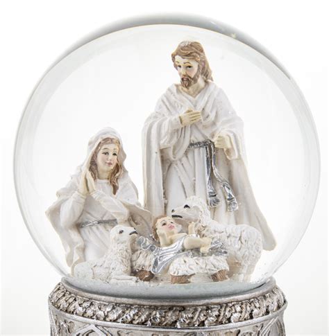 Snehová guľa so Svätou rodinou