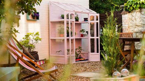 Príklady použitia zápichov na tortách a v kvetináčoch