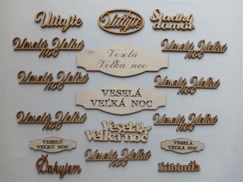 Rôzne typy drevených nápisov na tortu