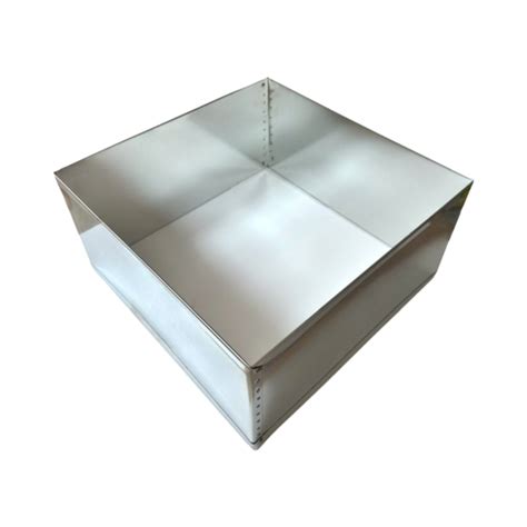 Pomôcky na naznačenie rezov torty