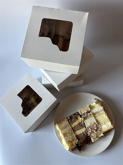 Rozmanitosť obalov na koláče a torty