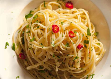 Ilustrácia špagiet aglio olio e peperoncino