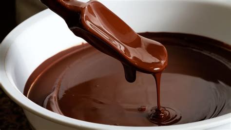 roztopená čokoláda na ozdobu