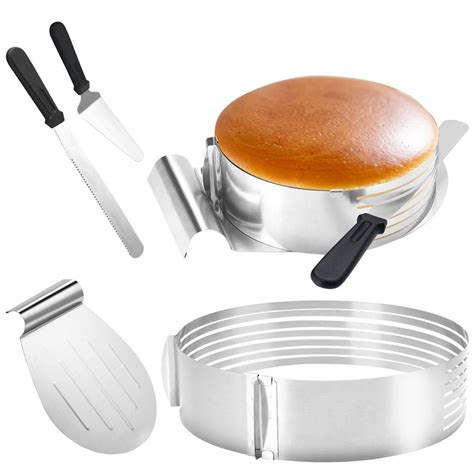 Krájanie tortového korpusu pomocou nite