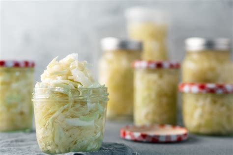 Zaváranie kyslej kapusty do pohárov