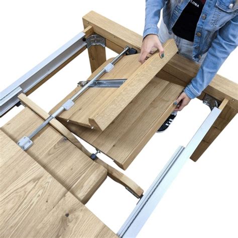 Rozkladací mechanizmus stola