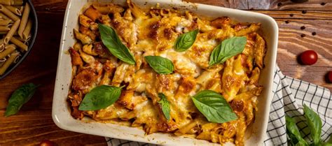 Ingrediencie na zapekané cestoviny s kuracím mäsom