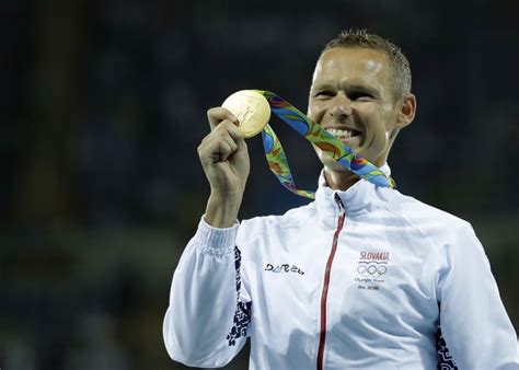 Matej Tóth preberá zlatú medailu na OH v Riu