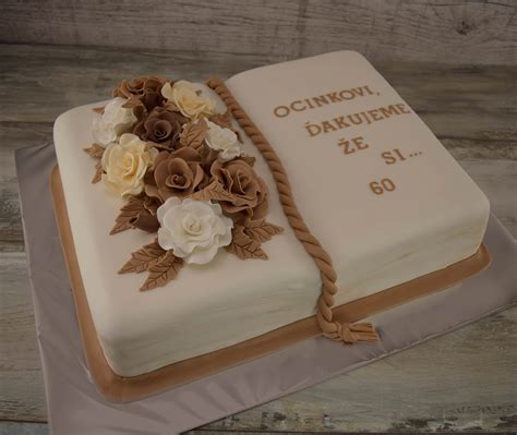 Torta v tvare knihy zdobená čokoládou