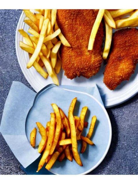 Ilustrácia papierových tácok s hranolkami a logom