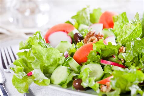 Ilustrácia prípravy zeleniny na šalát