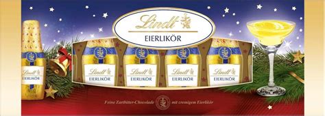 Fľaša domáceho vaječného likéru s peknou etiketou