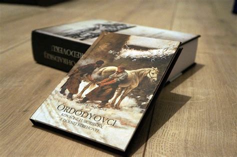 Ilustrácia vývoja účesu francúzskeho vrkoča v priebehu histórie