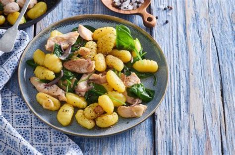 Zemiakové gnocchi s morčacím mäsom a špenátom
