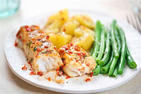 Ilustračné foto kuracieho steaku so zelenými fazuľkami