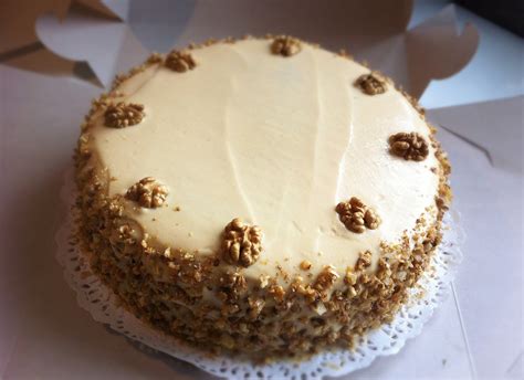 Vrstvenie torty s plnkou