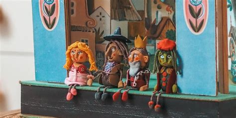 Detail tváre bábiky z modelovacej hmoty