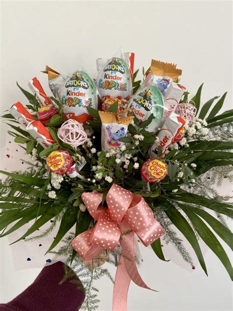 Materiály na výrobu kytice zo sladkostí