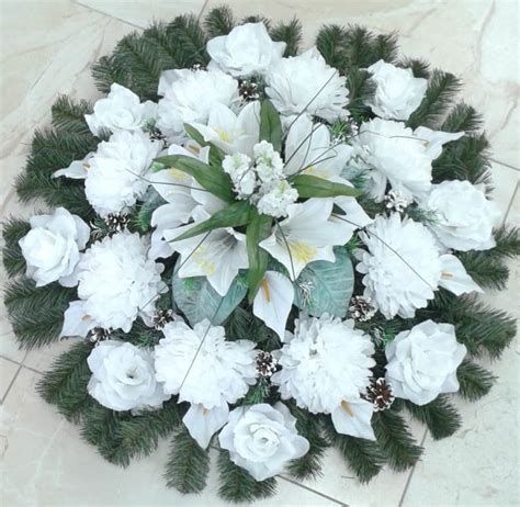 Čačinový veniec a kytica